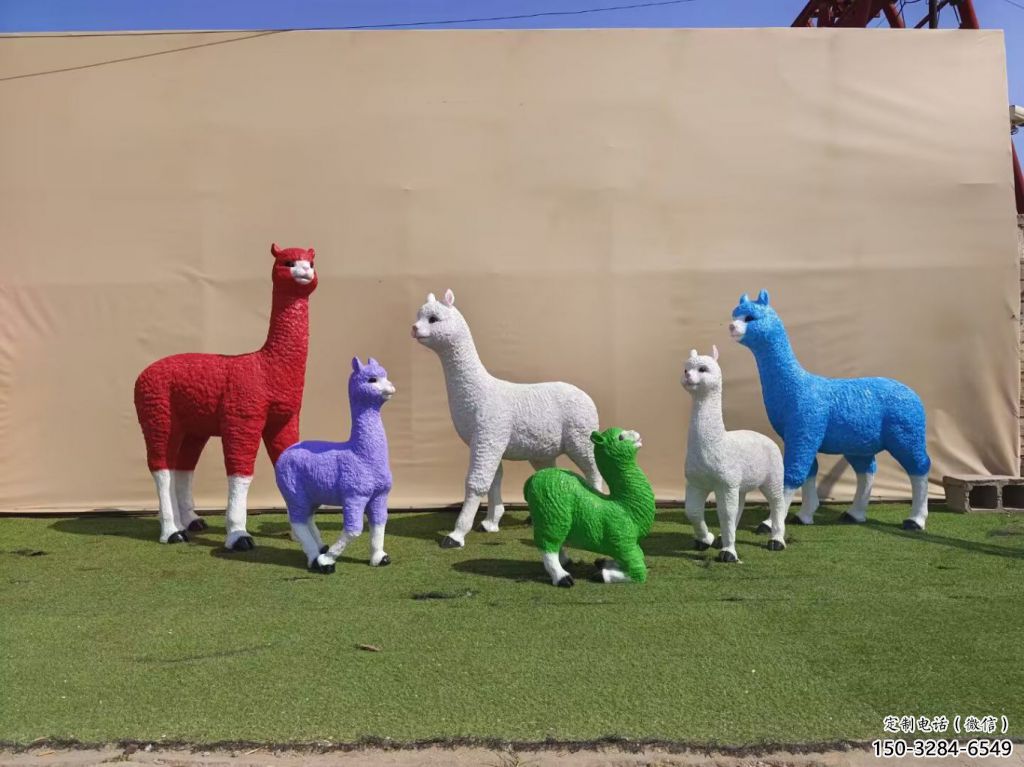 玻璃鋼綿羊雕塑廠家，動物景觀，廣場擺件制作