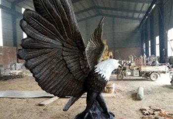 商場(chǎng)玻璃鋼老鷹雕塑 仿真動(dòng)物雕塑 店門口小品