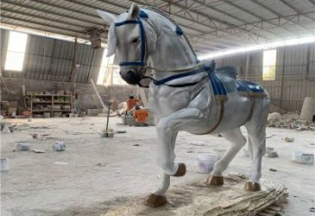 操場戰馬雕塑，公園題材，動物主題