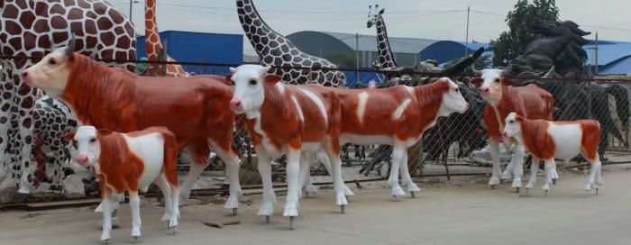 城市公牛雕塑 風景區(qū)彩繪雕塑 抽象擺件