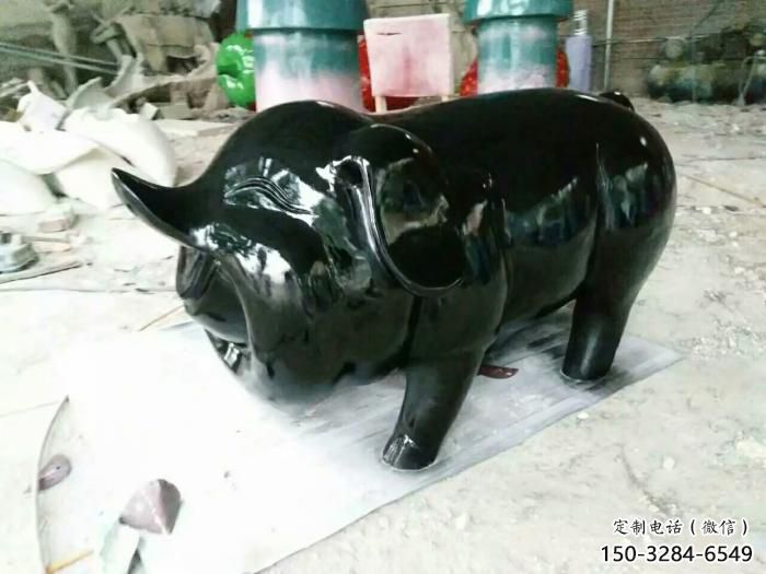 園林野豬雕塑，噴漆運動雕塑，網格形式