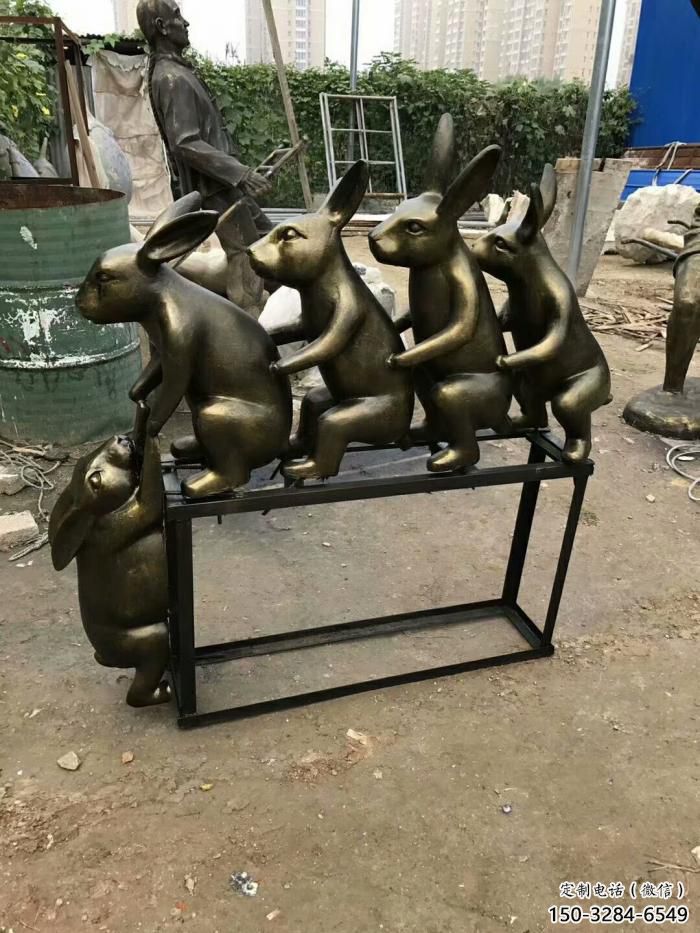 園林老鼠雕塑，噴漆運(yùn)動(dòng)雕塑，網(wǎng)格形式