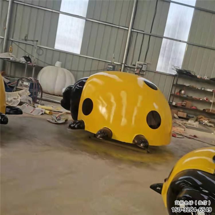 校園蟲(chóng)子雕塑，拉絲海洋雕塑，卡通主題