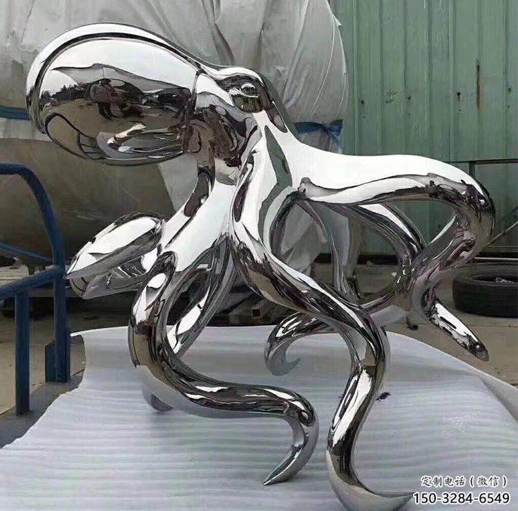 城市烏賊雕塑，網(wǎng)格體育雕塑，古銅效果