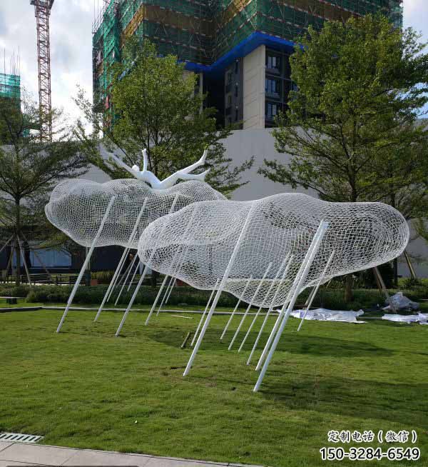 園林云朵雕塑，噴漆景觀雕塑，網格形式