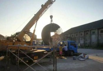 銅錢(qián)雕塑廠(chǎng)家，仿古鑄銅雕塑，烤漆工藝雕塑制作