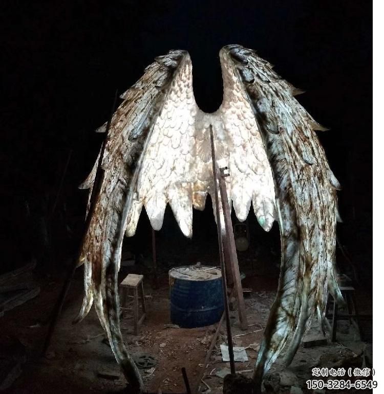 城市翅膀雕塑，網格燈光雕塑，古銅效果