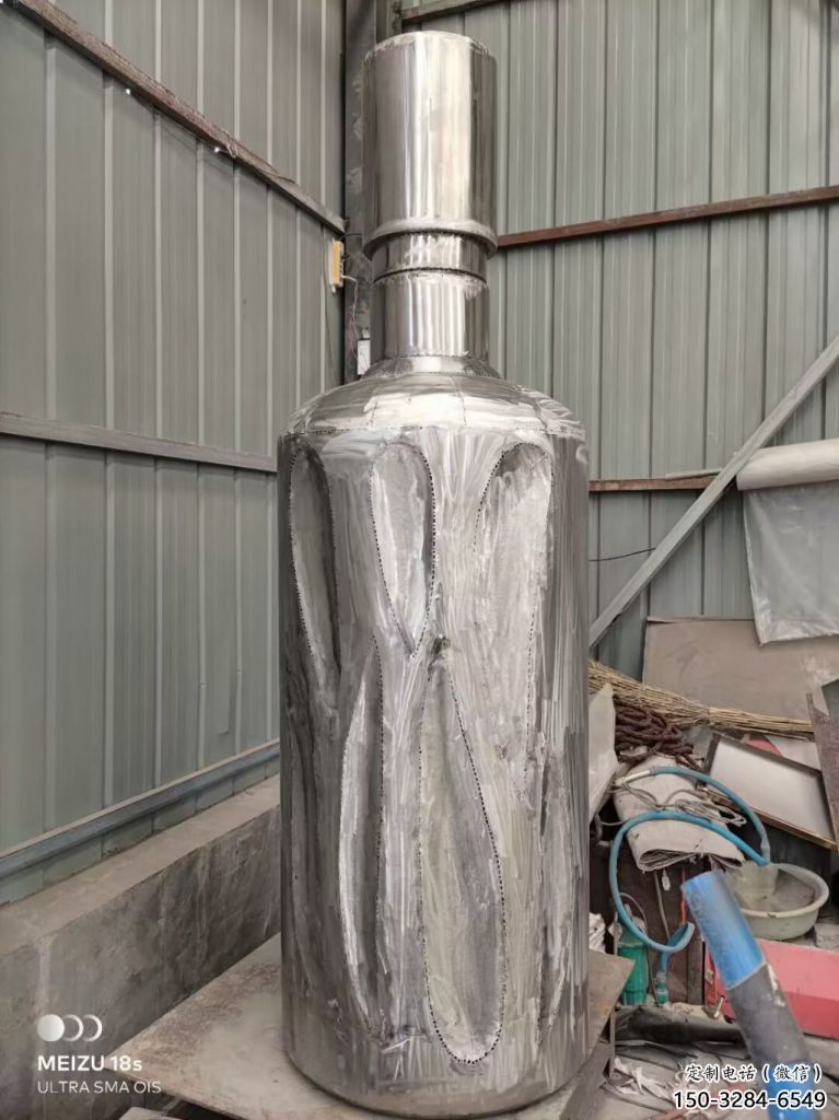 大型酒瓶雕塑，彩繪景觀雕塑，鏡面工藝