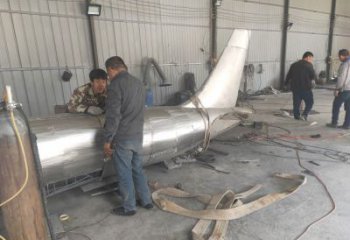 房地產(chǎn)飛機雕塑 現(xiàn)代景觀擺件 幾何雕塑