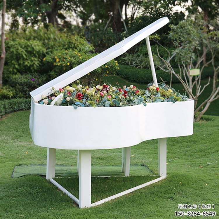 大型鋼琴雕塑 鍛造發光小品 房地產雕塑