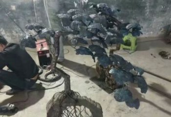 房地產(chǎn)松樹雕塑 現(xiàn)代景觀植物雕塑 幾何大樹雕塑