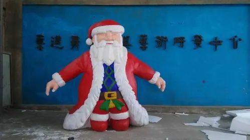 大型圣誕老人雕塑廠家 門口創(chuàng)意雕塑 售樓處小品