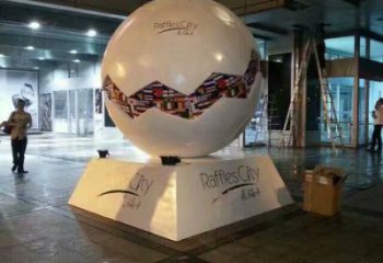 彩繪籃球雕塑 懸空餐飲店球體雕塑 街頭球類雕塑