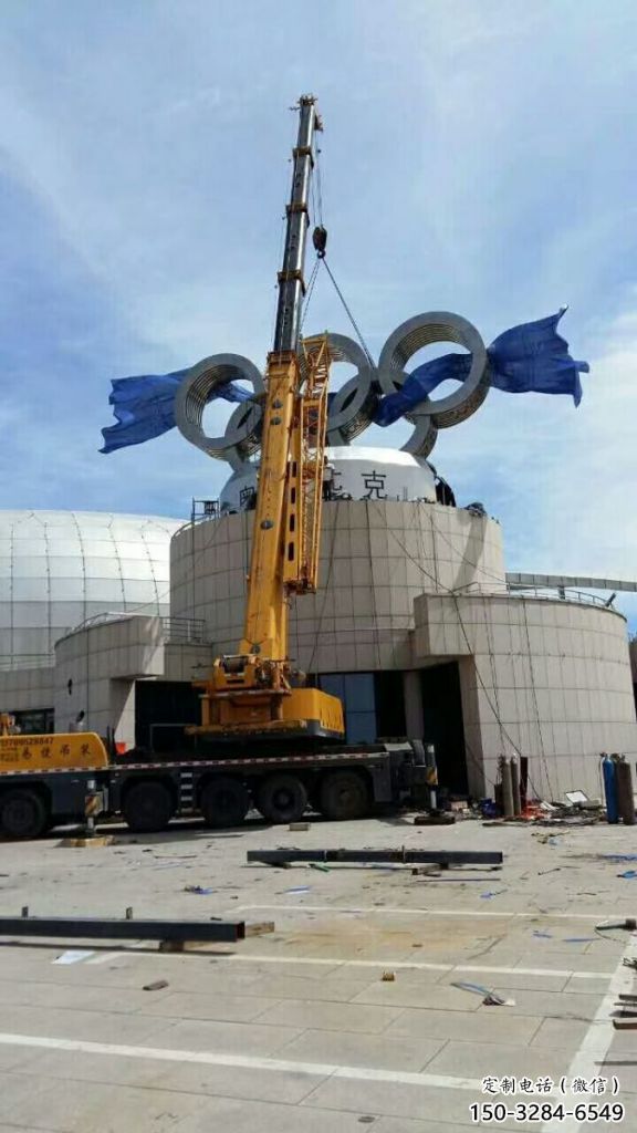 運動場建筑雕塑，不銹鋼五環雕塑，抽象建筑