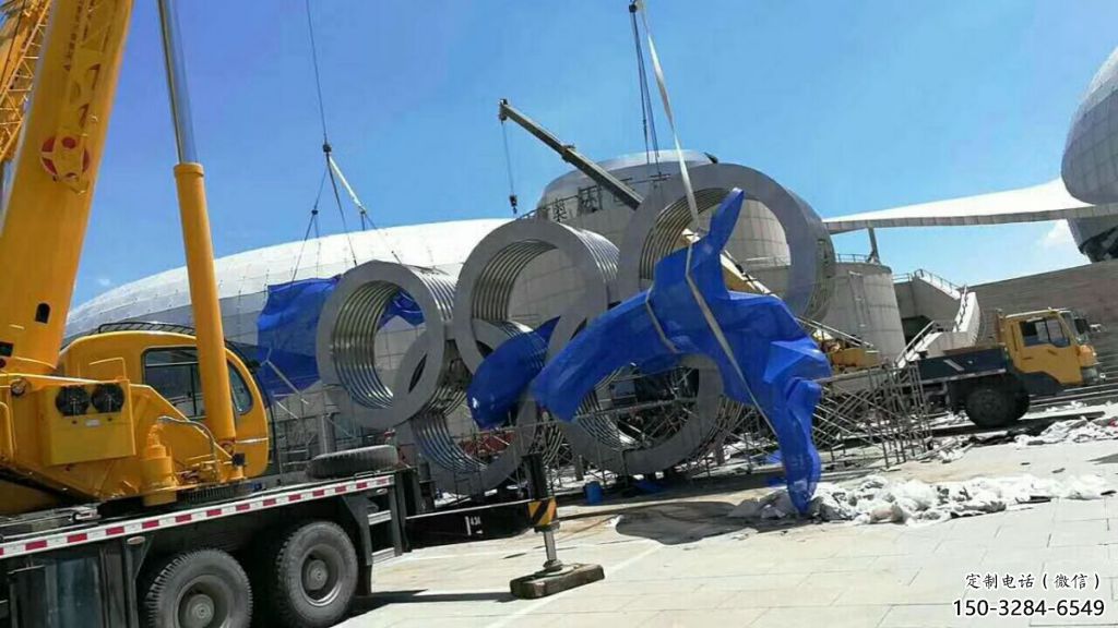 運動場建筑雕塑，不銹鋼五環(huán)雕塑，廣場建筑