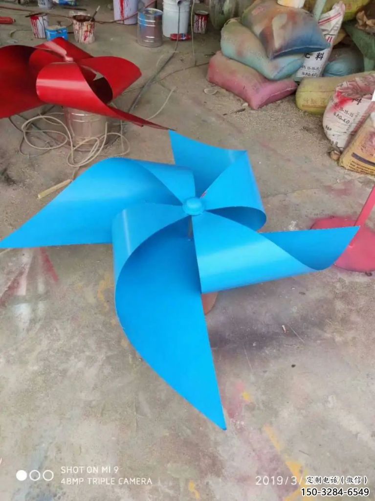 街頭風(fēng)車雕塑 大型別墅區(qū)旋轉(zhuǎn)雕塑 鋼管旋轉(zhuǎn)雕塑