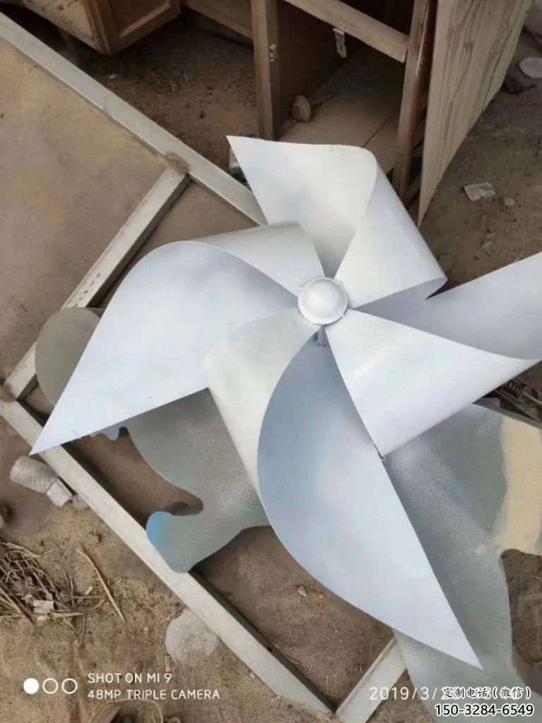 農(nóng)村風車雕塑 抽象藝術(shù)旋轉(zhuǎn)雕塑 烤漆旋轉(zhuǎn)雕塑