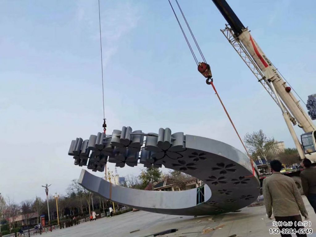 步行街月牙雕塑 游樂場雕塑 鑄造月亮牙雕塑