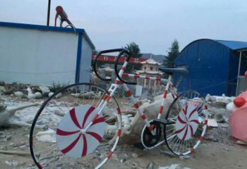 大型自行車雕塑 歐式步行街運動員雕塑 彩繪體育雕塑
