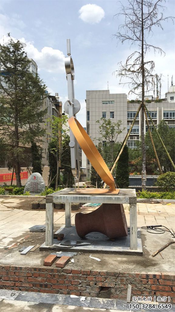 大型圓規(guī)雕塑 歐式步行街標(biāo)識雕塑 彩繪景觀雕塑