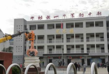 美陳鑰匙雕塑 異形噴水金鑰匙雕塑 酒店雕塑