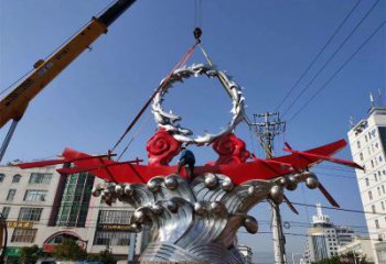 創(chuàng)意龍舟雕塑 啞光劃槳雕塑 公園競賽雕塑