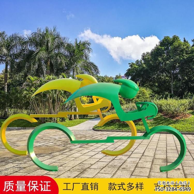 大型賽車雕塑 鍛造發(fā)光賽車人雕塑 房地產(chǎn)體育雕塑