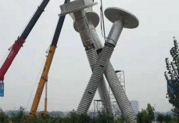 大型螺絲釘?shù)袼?歐式步行街工業(yè)雕塑 彩繪器械雕塑