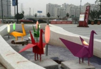 街頭千紙鶴雕塑 大型別墅區鶴鳥雕塑 鋼管折紙風格
