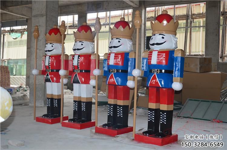 噴漆撲克雕塑 中式村口撲克牌雕塑 草地雕塑