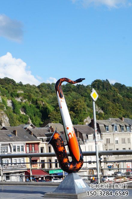 大型薩克斯雕塑 鍛造發(fā)光樂(lè)器雕塑 房地產(chǎn)西方樂(lè)隊(duì)雕塑