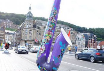 彩繪薩克斯雕塑 電鍍現(xiàn)代樂(lè)器雕塑 公園西方樂(lè)隊(duì)雕塑