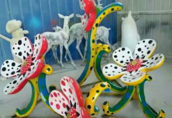 美陳喇叭花雕塑 異形噴水雕塑 酒店花卉雕塑