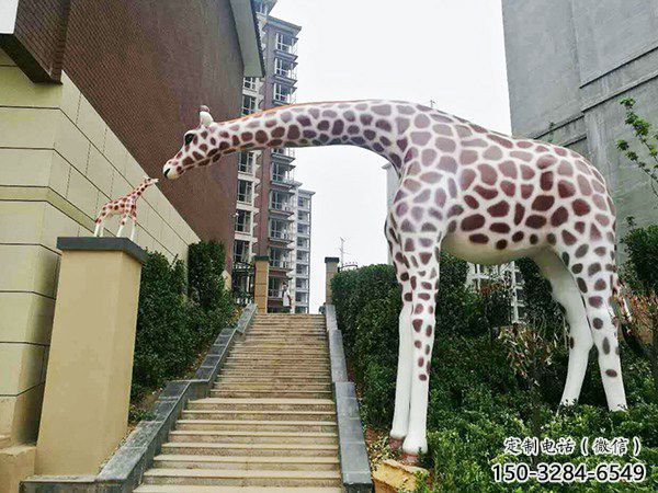 長頸鹿大門雕塑