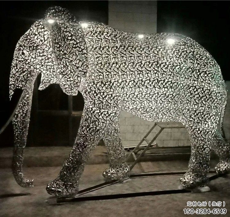 現(xiàn)代藝術大象雕塑展品，室外軟裝，鏤空大象雕塑訂做