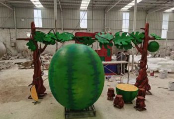 景觀果籃雕塑訂做，景區(qū)案例，西瓜果籃雕塑定制
