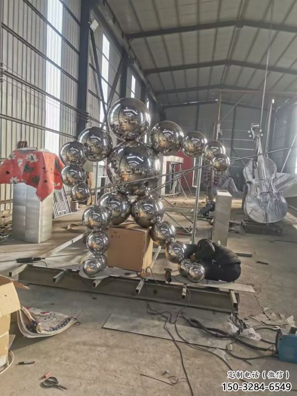 彩繪機器人雕塑