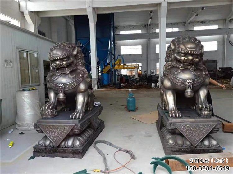 景觀獅子雕塑標準，鑄銅制作，景觀蹲獅雕塑優價