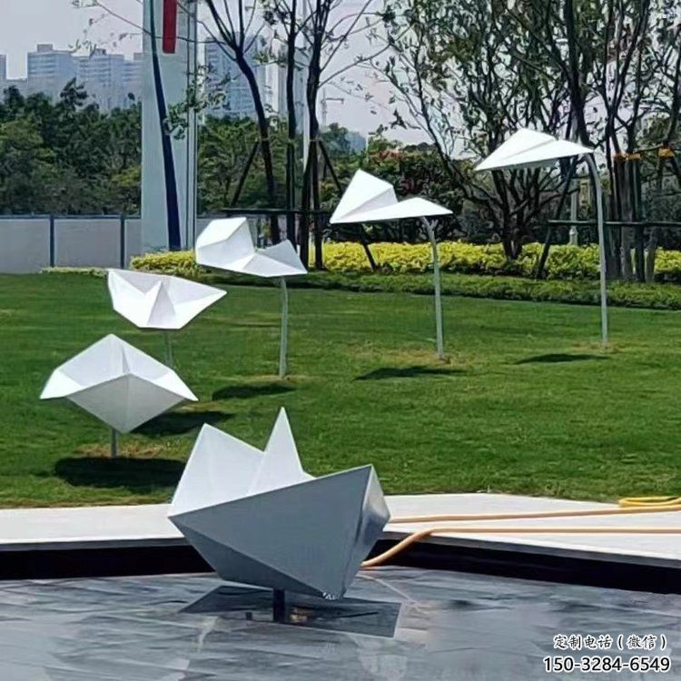 紙船雕塑優選，白鋼構件，景觀折紙船雕塑廠家