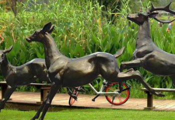 戶外小鹿雕塑專供，公園雕塑，仿銅小鹿雕塑標(biāo)準(zhǔn)