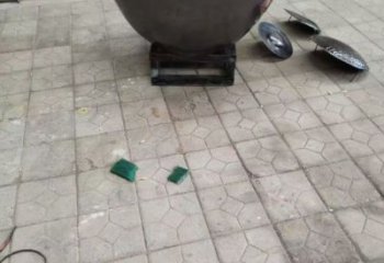 生產(chǎn)制作鐵缸雕塑