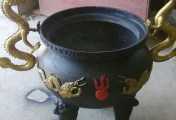 盤龍三足爐銅雕塑