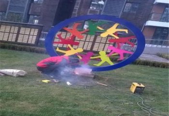 彩繪地球雕塑生產，景區案例，烤漆地球天使雕塑優選