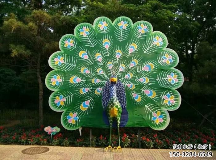 酒店孔雀雕塑