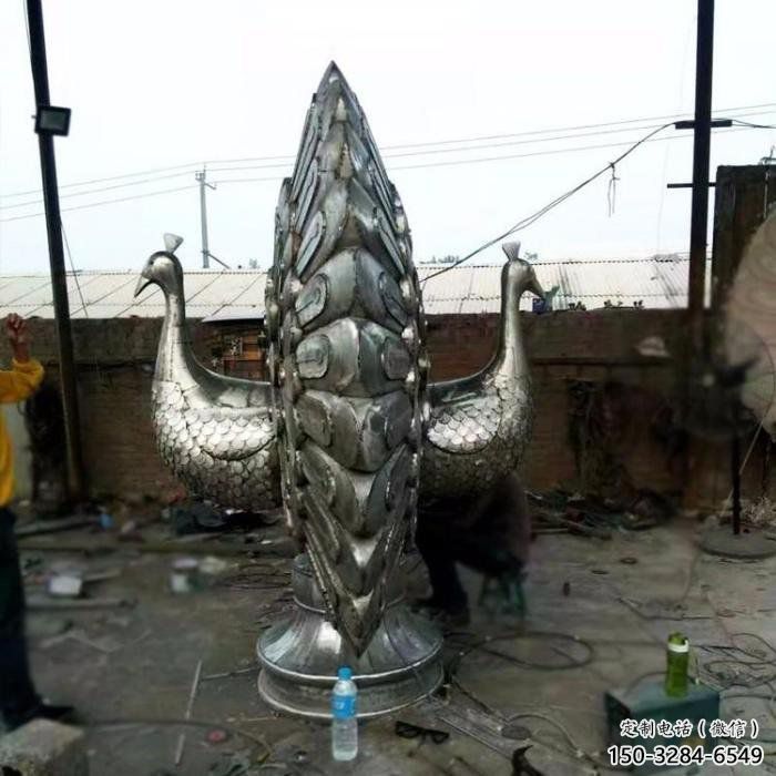 孔雀開屏雕塑廠家，露天雕塑，孔雀開屏雕塑選用