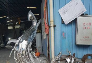 孔雀雕塑展品，花園小品，鏡面鐵藝孔雀雕塑優選