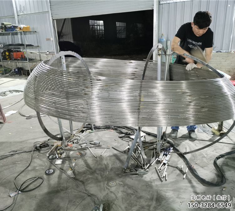 創(chuàng)意雞蛋雕塑