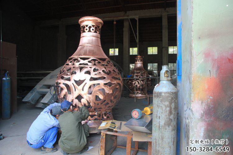 銅花瓶雕塑精選，室外軟裝，抽象銅花瓶雕塑廠家