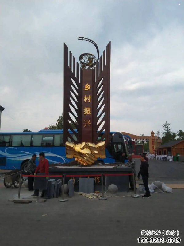 握手雕塑服務商，街景小品，點擊不銹鋼握手雕塑廠家