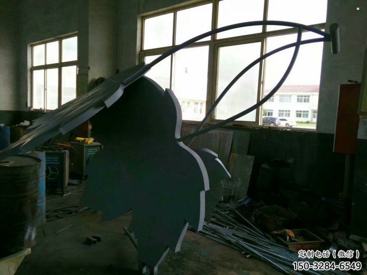 楓葉雕塑承接，歐式風(fēng)格，不銹鋼楓葉雕塑精選